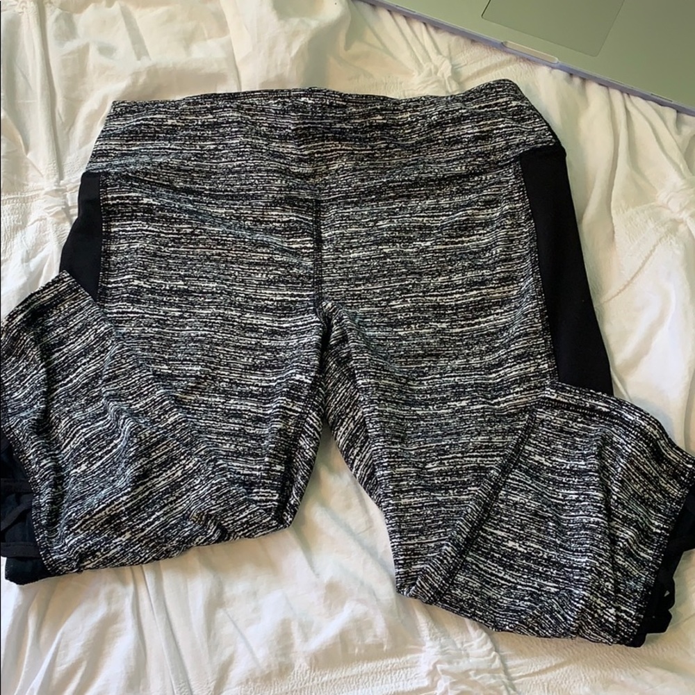 Workout capris with mesh sides